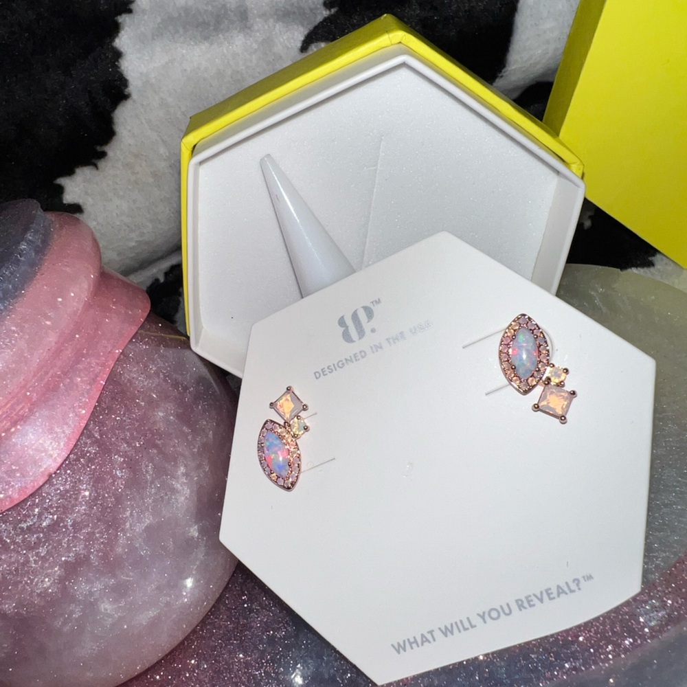 RBP5361
Sense of Serenity
Main Stone: Lab Grown White Milky
Opal